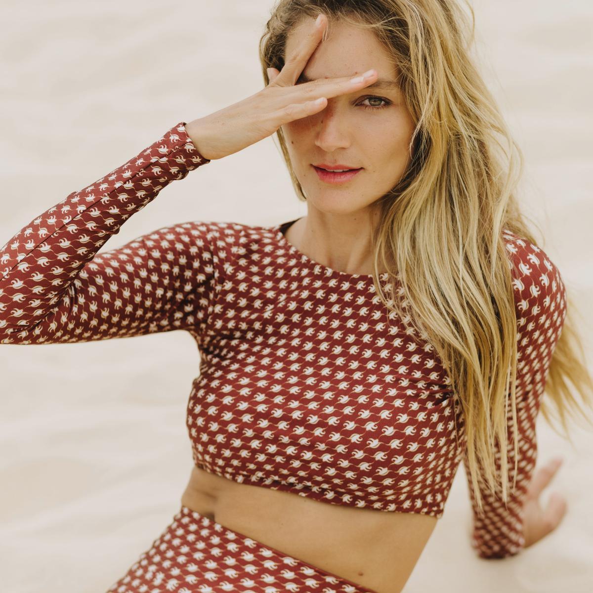 Top cropped manga longa Floral Búzios
