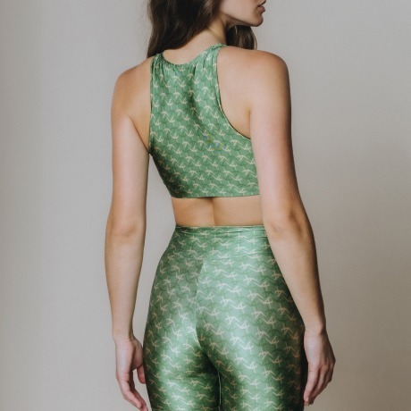 Shorts High Trikonasana