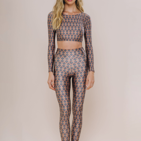 Top cropped manga longa Indian Camel