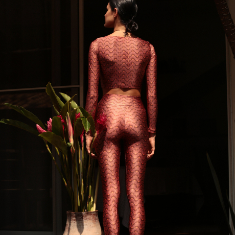 Top cropped manga longa Sunset Tribe