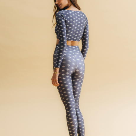 Top cropped manga longa Plume
